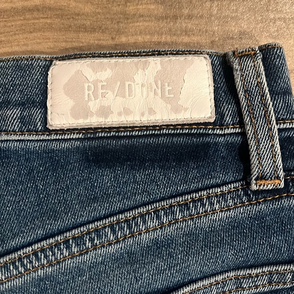 RE/DONE 70’s stovepipe P0:4586
STYLE: 164-3WSTV27
COLOR: WORN TRUE INDIGO - Picture 3 of 9